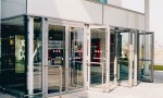 Комплект привода 950 N с шарнирным рычагом для раcпашных дверей